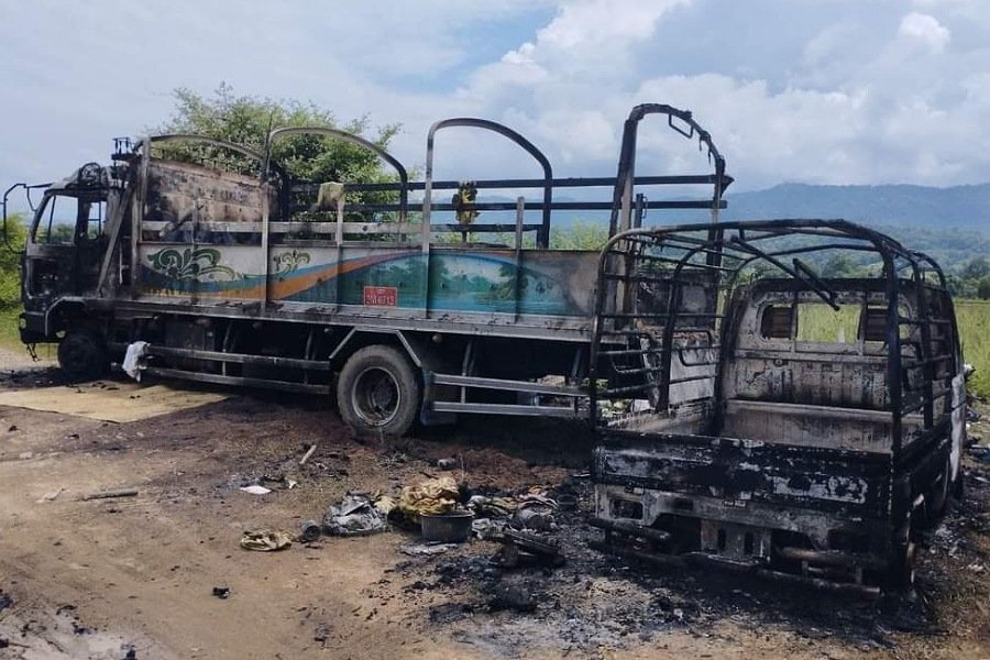 ပြည်သူ(၂) ဦးကိုသတ်ပြီး နှမ်း တင်း ၃၀၀၀ နီးပါးနှင့် နေအိမ်အဆောက်အဦများကို မီးရှို့