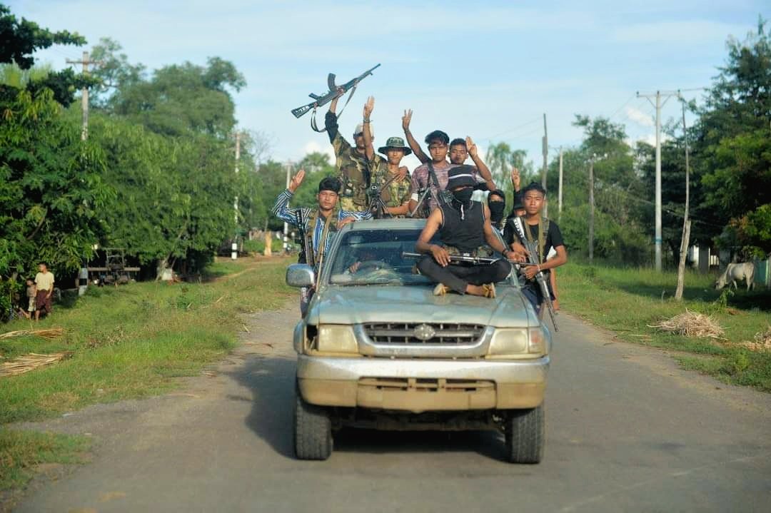“ပြာပုံထဲကသွေးဖြင့် ဆက်လက်တော်လှန်ကြ” အမည်ဖြင့် ဆန္ဒပြပွဲတွင် MRDA နှင့်အတူ 96 soldiers -PDF ပါဝင်ခဲ့ 
