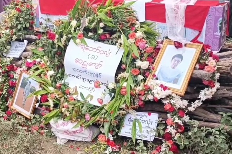 ကျားတက်စခန်းသိမ်းတိုက်ပွဲတွင် ကျဆုံခဲ့ရသည့် ရဲဘော်၏ ရဲဘော်ဝလုံး ဈာပန