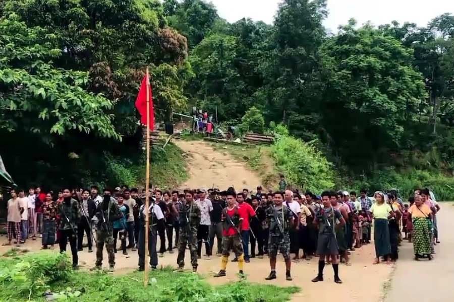 “ရွာလေးတော့ ပြာကျသွားပြီ”