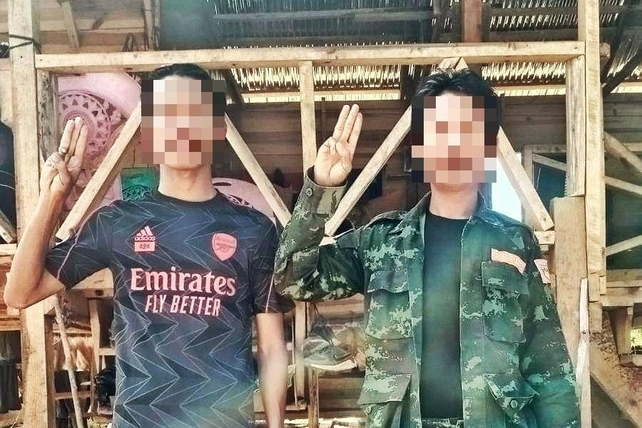 ဒီသေနတ်ကို ယူလာခဲ့တာ ဆုကြေးငွေလိုချင်လို့ မဟုတ်ပါဘူး