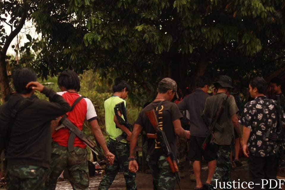 တိုက်ပွဲဝင်နေသည့် Justice-PDF (JPDF) တပ်ဖွဲ့​၏ လှူပ်ရှားမှု ပုံရိပ်များ
