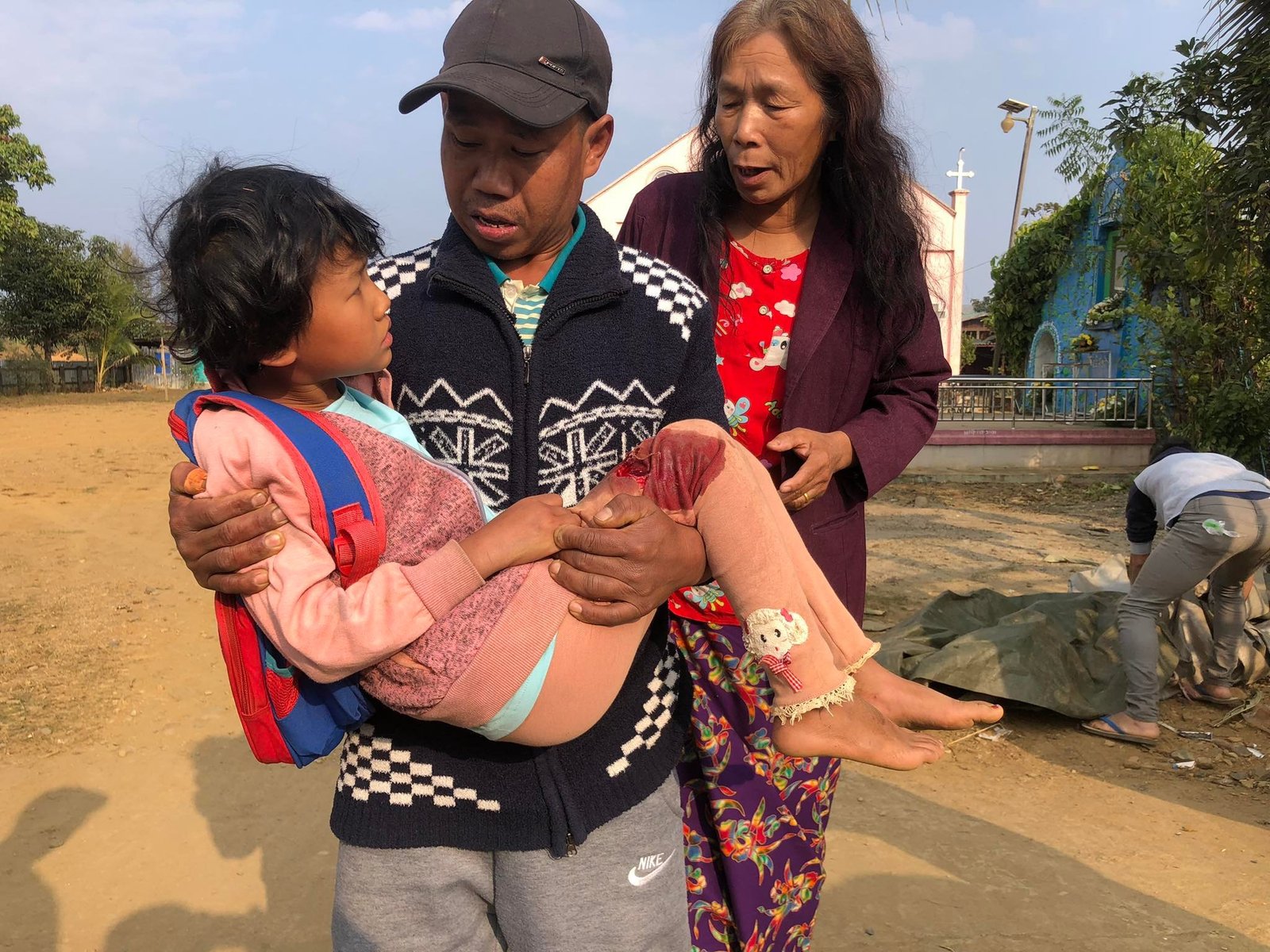 ဖားကန့်မြို့နယ်မှာ စစ်ကောင်စီတပ်၏ လက်နက်ကြီးကျည် (၂) ကြိမ်ကျရောက်ပေါက်ကွဲပြီး ပြည်သူ ၆ ဦး ဒဏ်ရာရ