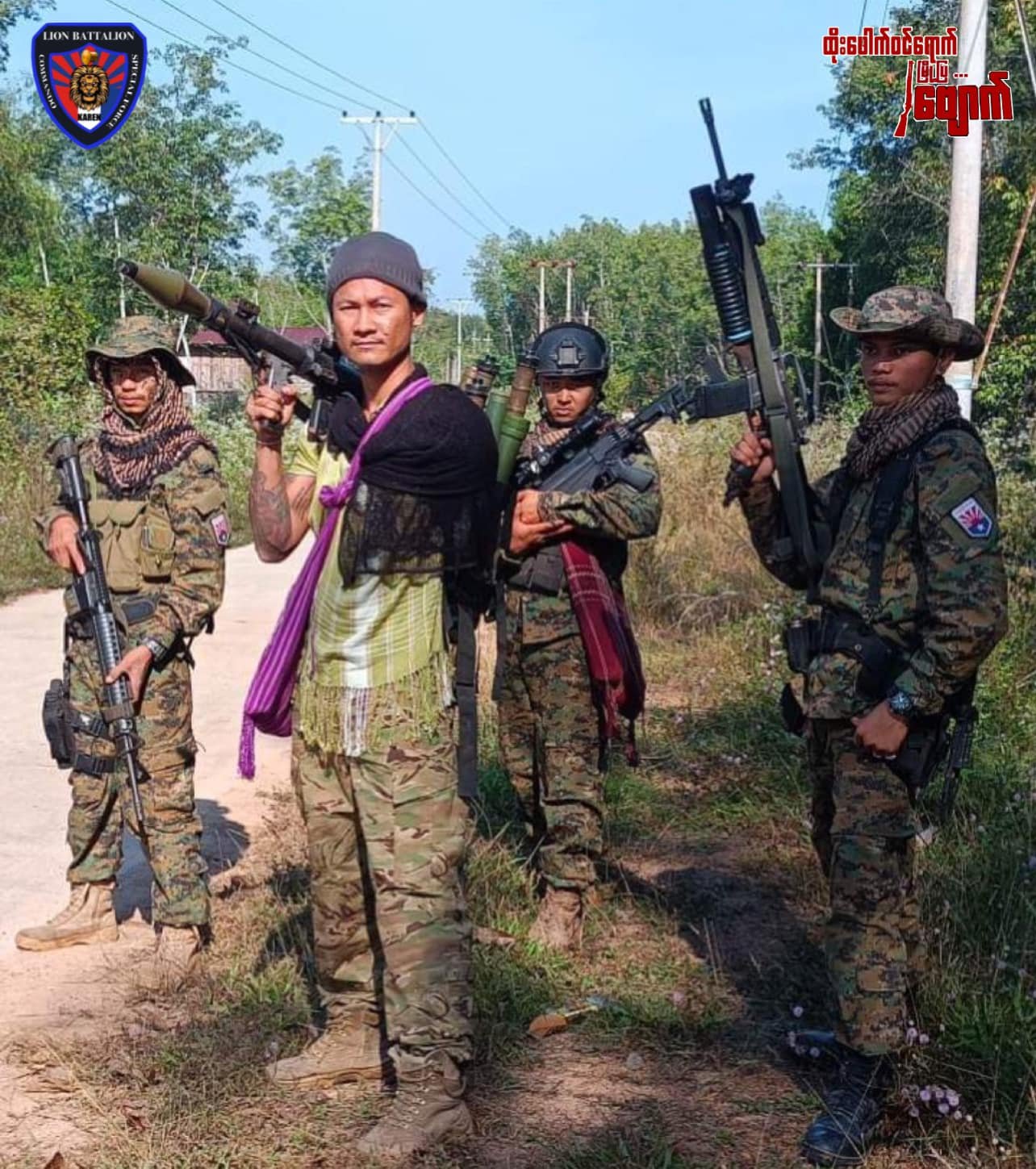 တိုက်ခိုက်ရေး အနီးကပ်ညွှန်ကြားနေသည့် ဗိုလ်အယ်စေးဝါး
