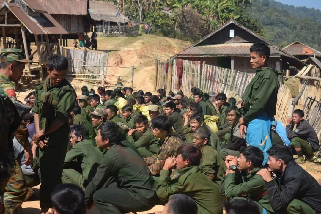 ပြည်သူစစ်တပ်ဖွဲ့မှ ဖမ်းဆီးသွားသည့် တအာင်းလူမျိုး (၁၂၇)ဦးကို TNLA မှ ကယ်ထုတ်နိုင်ခဲ့