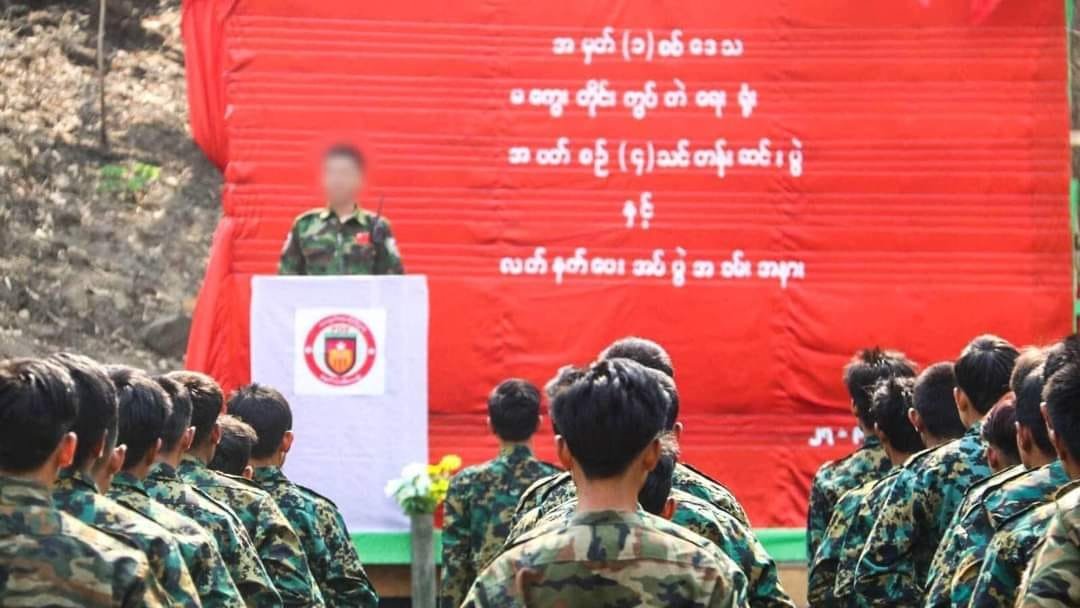 PDF အမှတ်(၁) စစ်ဒေသ သင်တန်းဆင်းပွဲတွင် လက်နက်နှင့် Drone များပေးအပ်