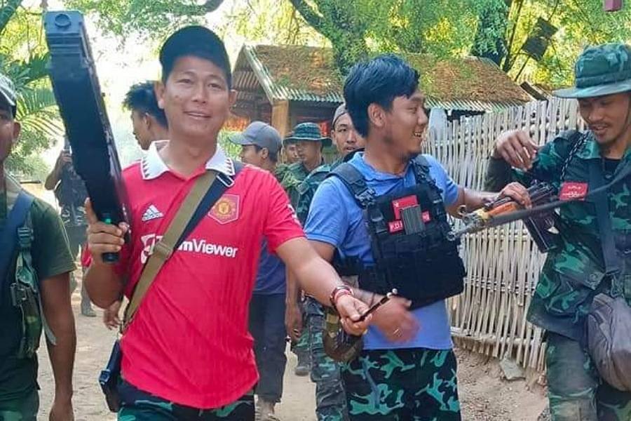 မအူရဲစခန်းတိုက်ခိုက်ခံရပြီး စခန်းမှူးမြင့်ကျော်အပါအဝင် (၇)ဦးသေ၊  Anti Drone Gun (၁) လက်နှင့် လက်နက်ခဲယမ်းသိမ်းဆည်းရမိ