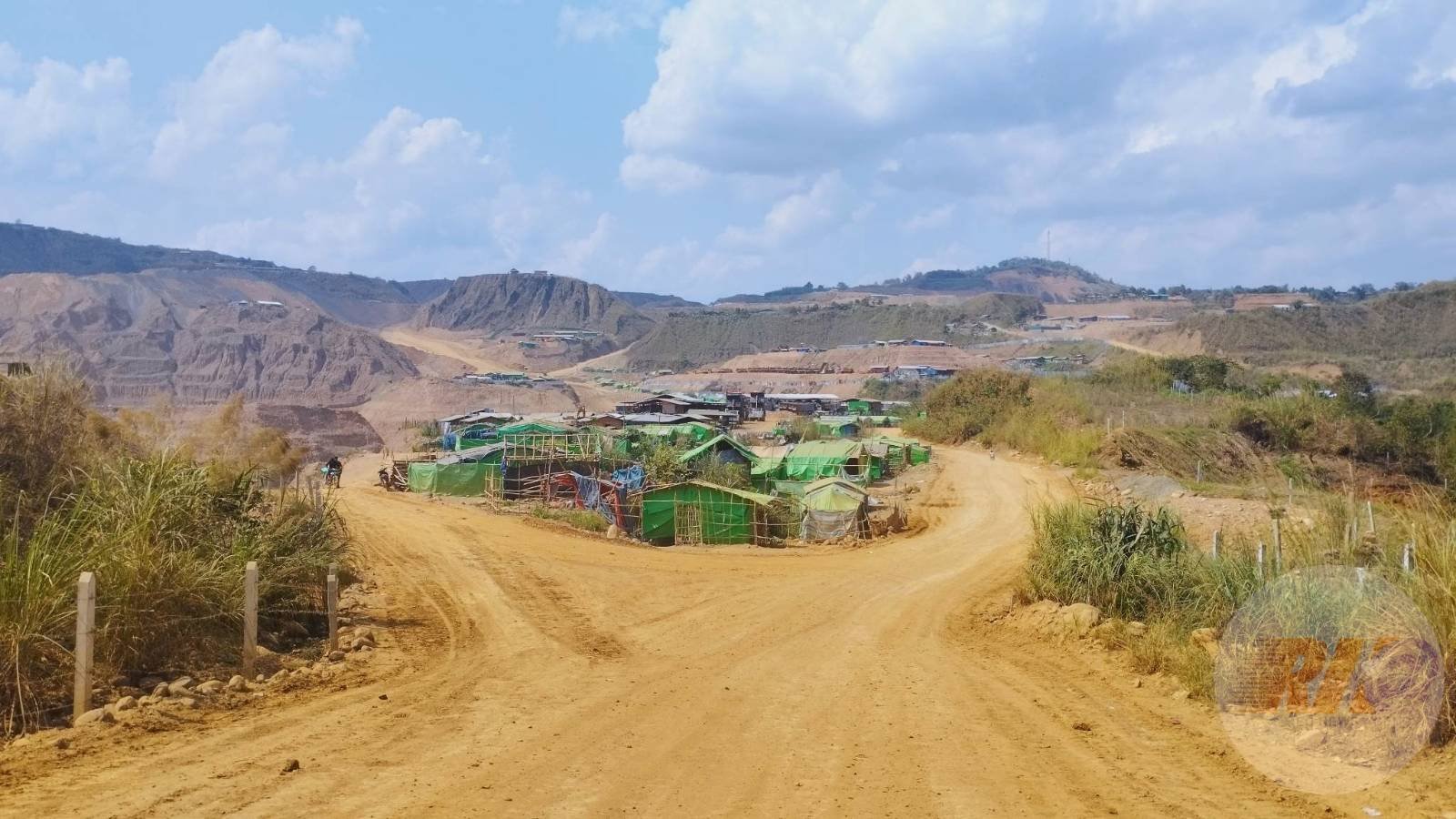 ဖားကန့်မှ စစ်ဘေးရှောင်ရွှေ့ပြောင်းနေထိုင်သူများ ဖယ်ရှားရန် ဖိအားပေးခံနေသည့်အတွက် အခက်အခဲဖြစ်နေ