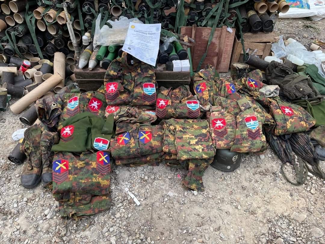 သဲဖြူကျေးရွာ အထိုင်ချနေသည့် စစ်ကောင်စီတပ် တိုက်ပွဲအတွင်း (၂၀) ကျော်သေဆုံးနိုင်ဟု ခန့်မှန်း 