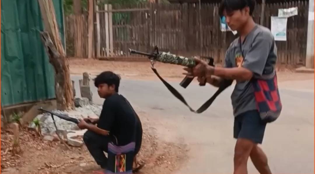 ရေစကြိုမြို့ပေါ် တပ်စွဲနေသော စစ်ကောင်စီတပ်ကို ပစ်ခတ်