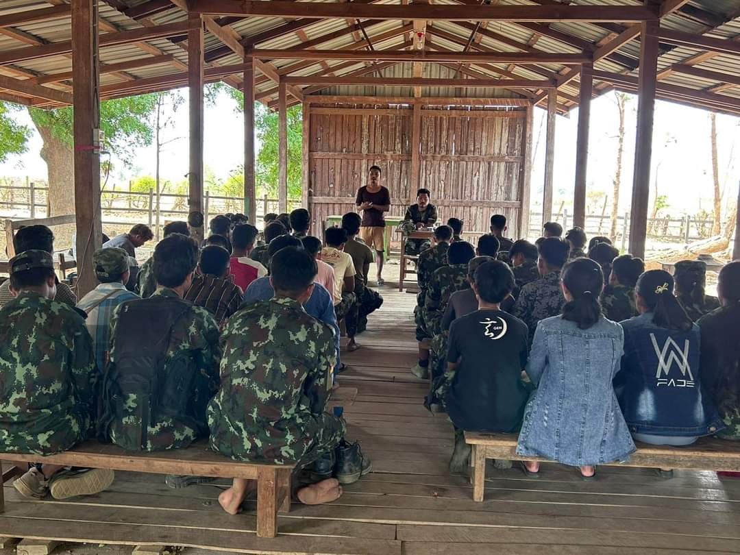 စစ်ဆင်ရေးလုပ်ငန်းများအပါအဝင် ကာကွယ်ရေးဆိုင်ရာကိစ္စများ YPDF ရဲဘော်များ တွေ့ဆုံဆွေးနွေး
