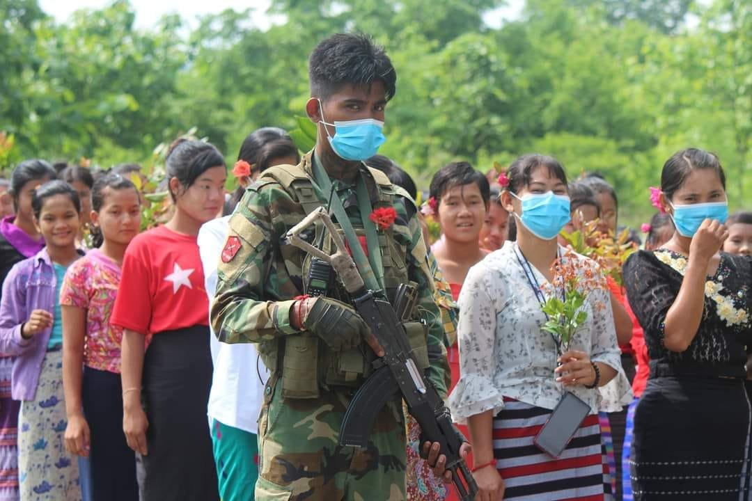 စလင်း PDF နှင့်ပြည်သူများပူးပေါင်းပြီး ပန်းသပိတ်ပြုလုပ်