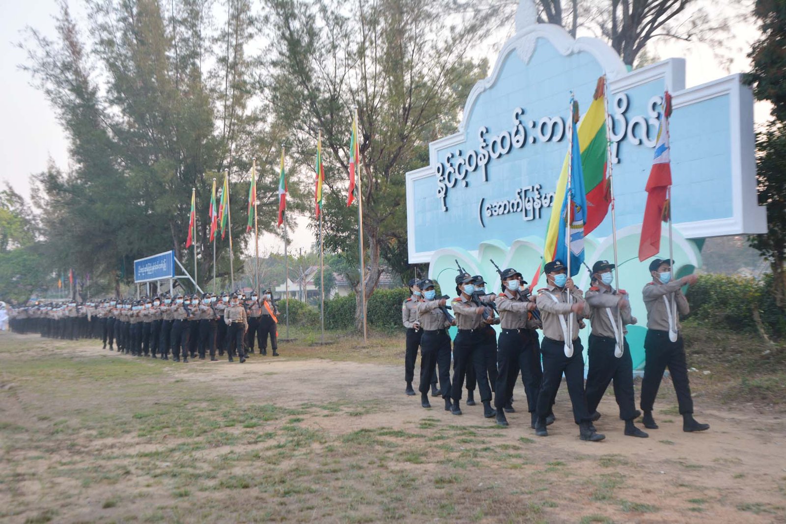 အကြောက်တရားနဲ့ ဖိအားတွေအောက်မှာ စစ်မှုထမ်းရတော့မယ့် Non CDM များ