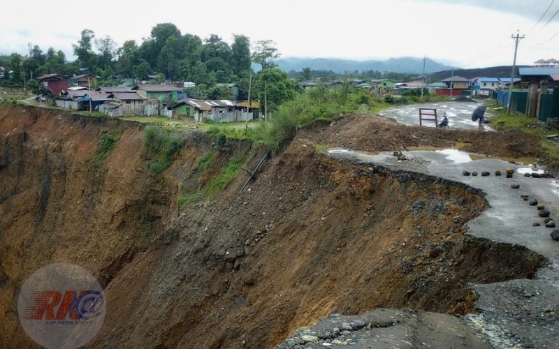 ကုမ္ပဏီ (၅)က ကျောက်တူးပြီး ထားခဲ့သည့်မြေအနေအထားကြောင့် လမ်းပြိုကျပျက်စီး