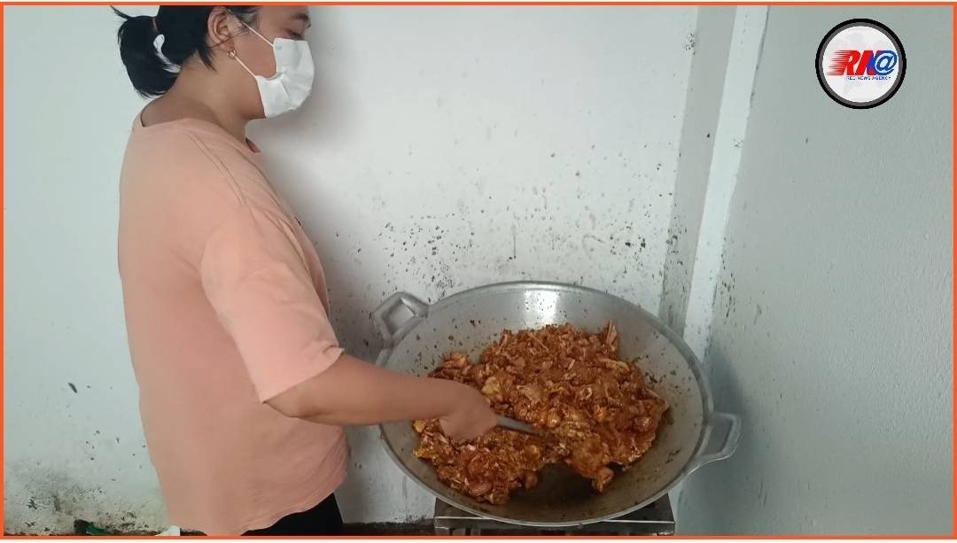 မဲဆောက်မြို့က ” ထမင်းတနပ် ၁၅ ဘတ်”