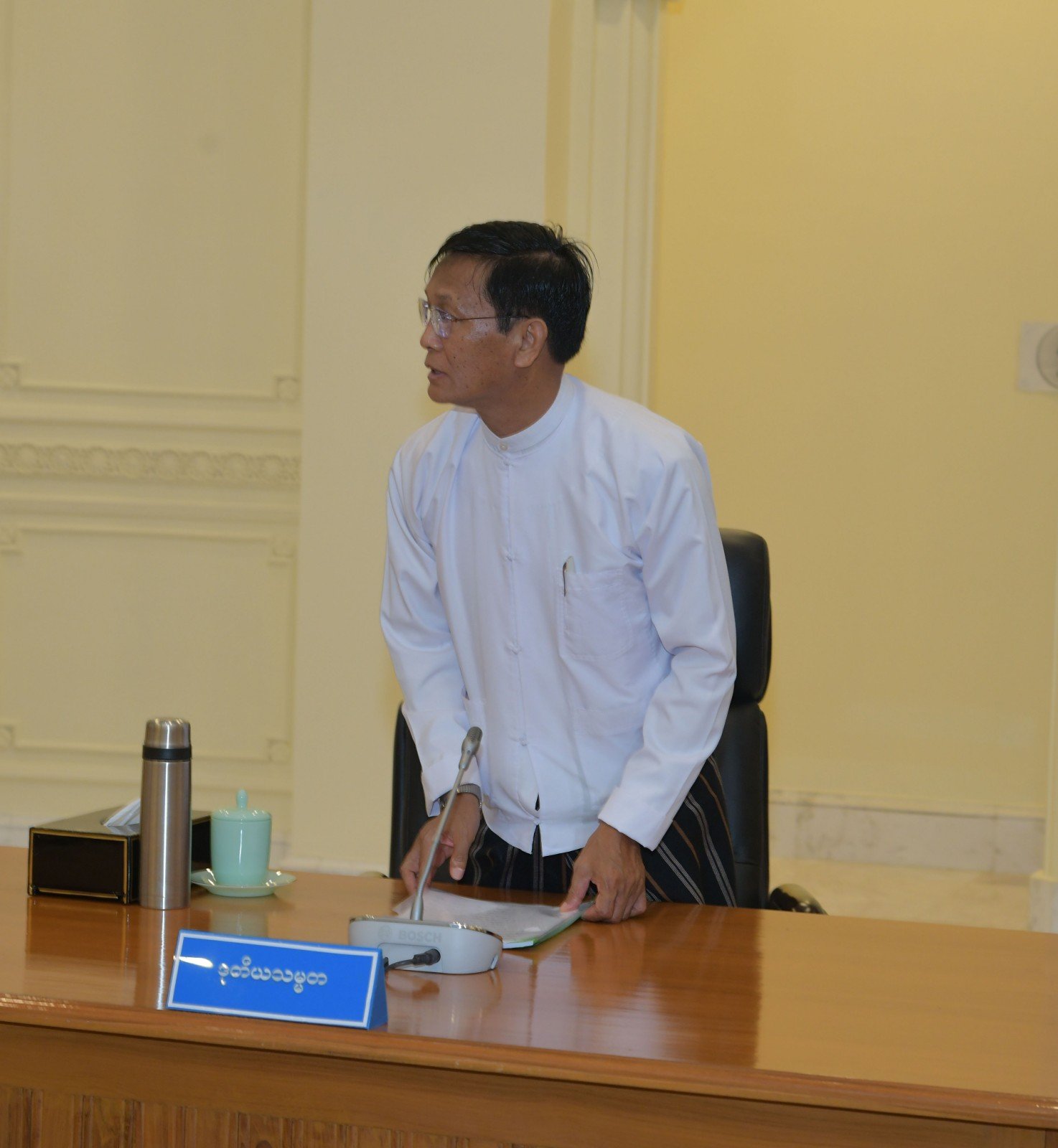 ဟင်နရီဗန်ထီးယူ စစ်အုပ်စုနှင့် ပူးပေါင်းနေသည့်အတွက် NLD ပါတီဝင်အဖြစ်မှ ထုတ်ပယ်