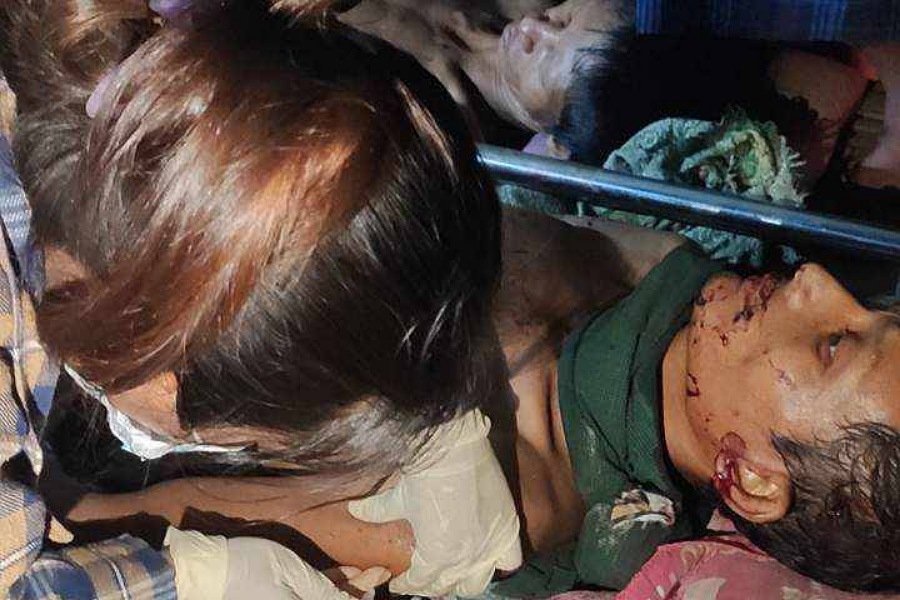 စစ်ကောင်စီတပ် ပစ်ခတ်သည့် လက်နက်ကြီးကြောင့် စစ်ဘေးရှောင်ဇနီးမောင်နှံ သေဆုံးပြီး ၇ ဦးဒဏ်ရာရ