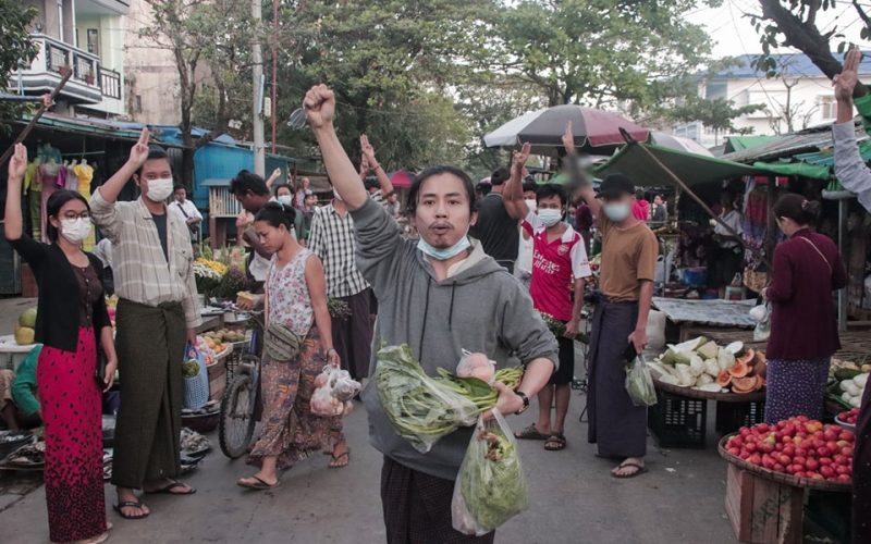လုံခြုံရေး တင်းကြပ်ထားသည့်ကြားမှ ရန်ကုန်မြို့ စျေးတခုအတွင်း လူထုသပိတ်ဖော်ဆောင်