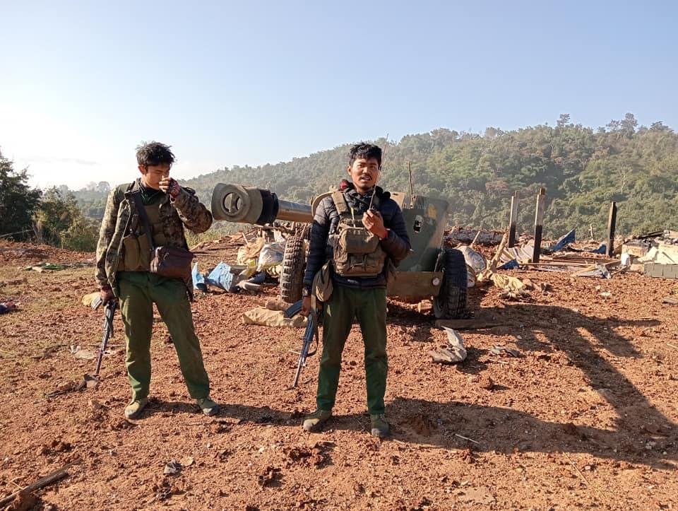 စကခ (၁၆) ကို ပူးပေါင်းတပ်ဖွဲ့များ အပြီး သတ်သိမ်းပိုက်နိုင်ခဲ့ချိန် ဟောင်ဝစ်ဇာ သံချပ်ကာကား ပွိုင့် 5 များပါ သိမ်းဆည်းရမိ