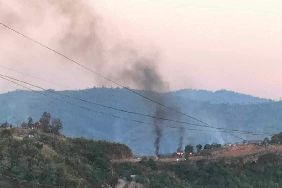 ဝှေခါဗျူဟာကုန်းတိုက်ပွဲအတွင်းမှ စစ်ကောင်စီလက်အောက်ခံ အလောင်းများအား မြေမြှုပ်သင်္ဂြိုလ်ပေးနေရ
