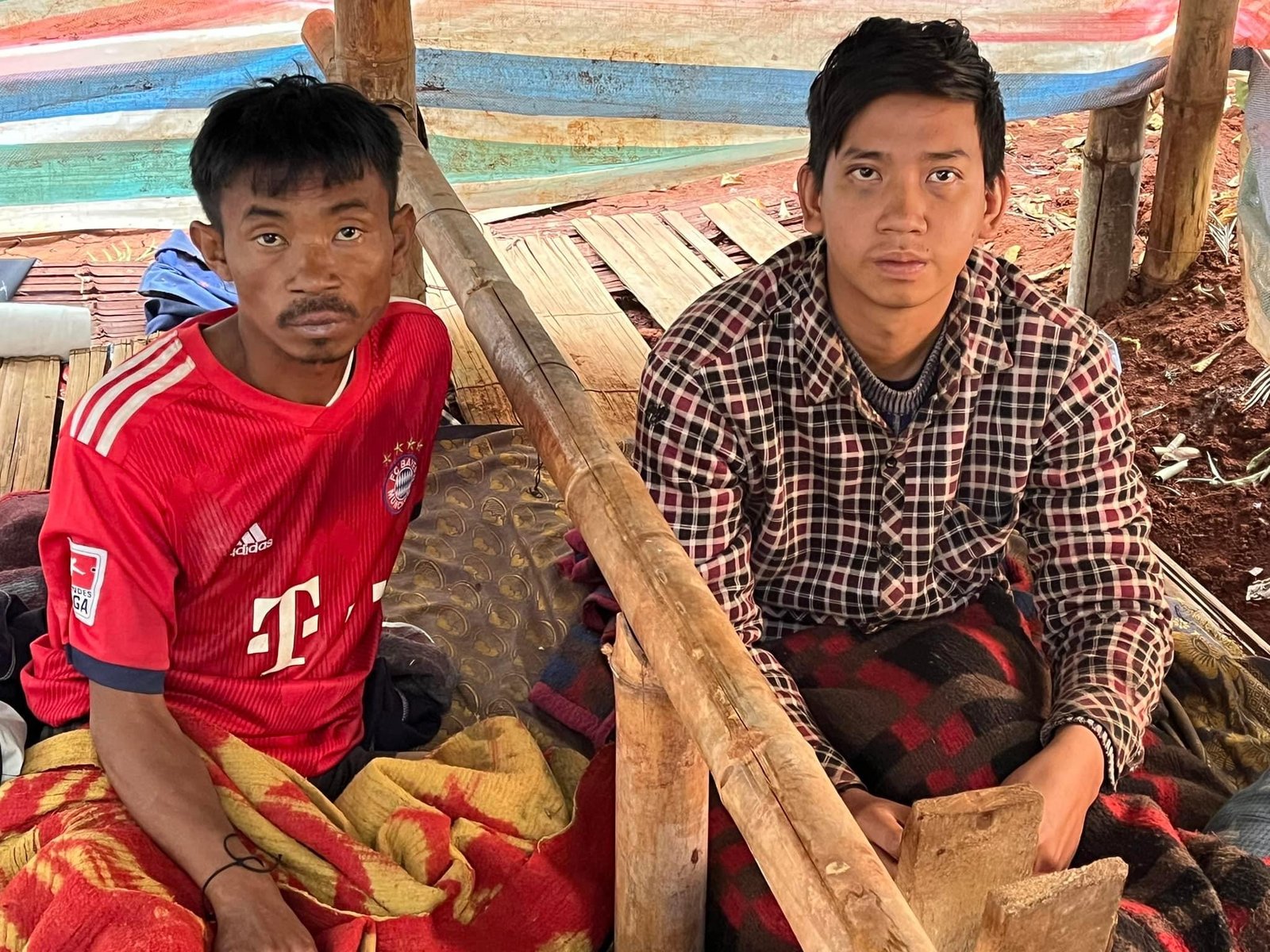 ကလေးငယ် ၃ ဦးနှင့် ကိုယ်ဝန်ဆောင်မိခင်အပါအဝင် (၈) ဦးကို သတ်ဖြတ်သည့် သုံးပွင့်ဗိုလ်ကြီးနှင့်တပ်သားကို KNDF ဖမ်းဆီးရမိ
