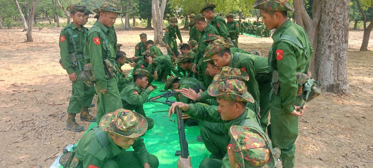 စစ်မှုထမ်းဥပဒေအရ စုဆောင်းခံရသူ (၅၀၀၀) ဝန်းကျင်ရှိပြီး ပေါ်တာဆွဲခံရသူ ၂၂၀ ဝန်းကျင်ရှိ