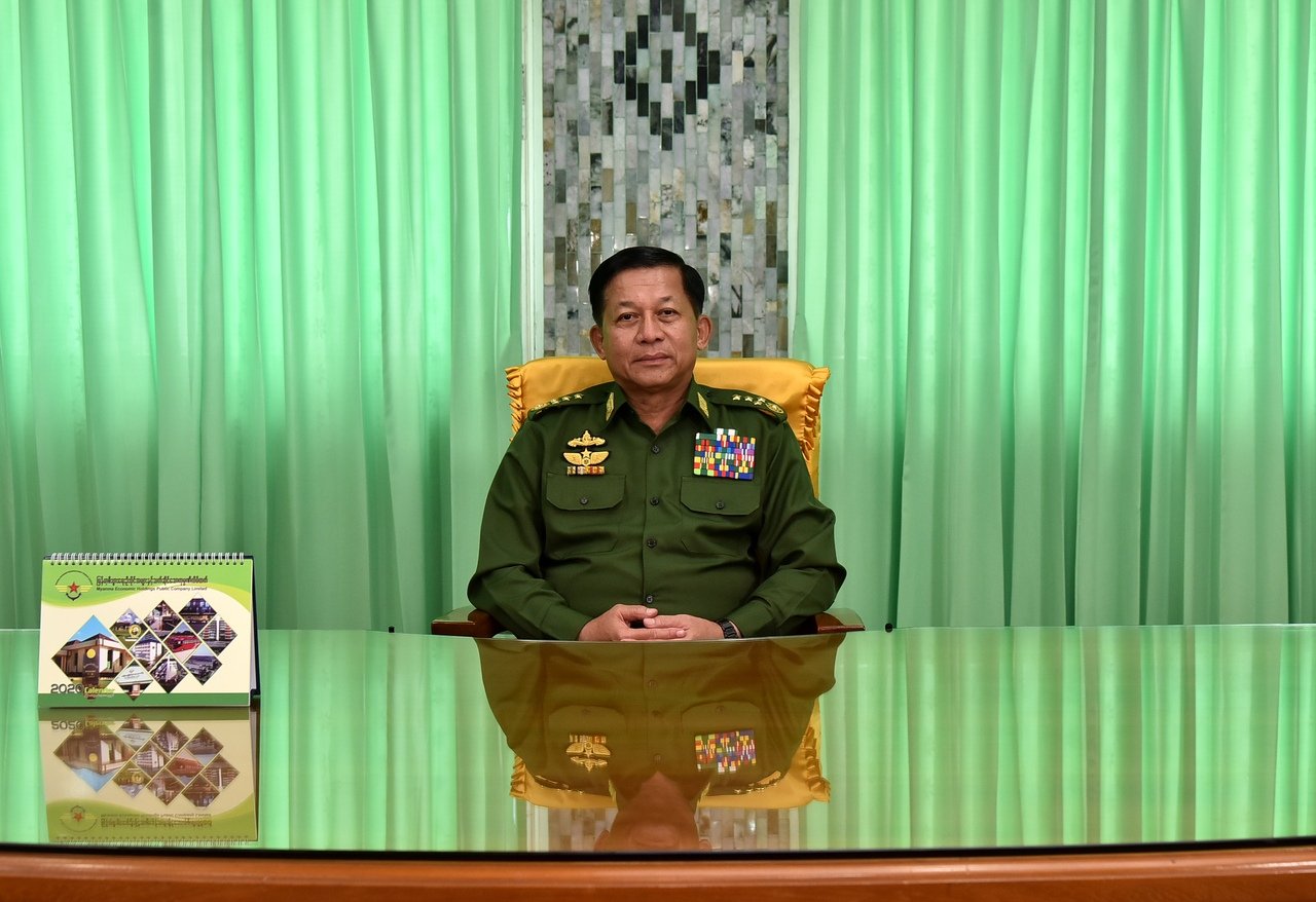 တပ်ချစ်သူတွေအတွက် သမိုင်းမည်းပြီး သိက္ခာနည်းတဲ့ စစ်တပ်ကြီး ဖန်တီးပေးနေသူ