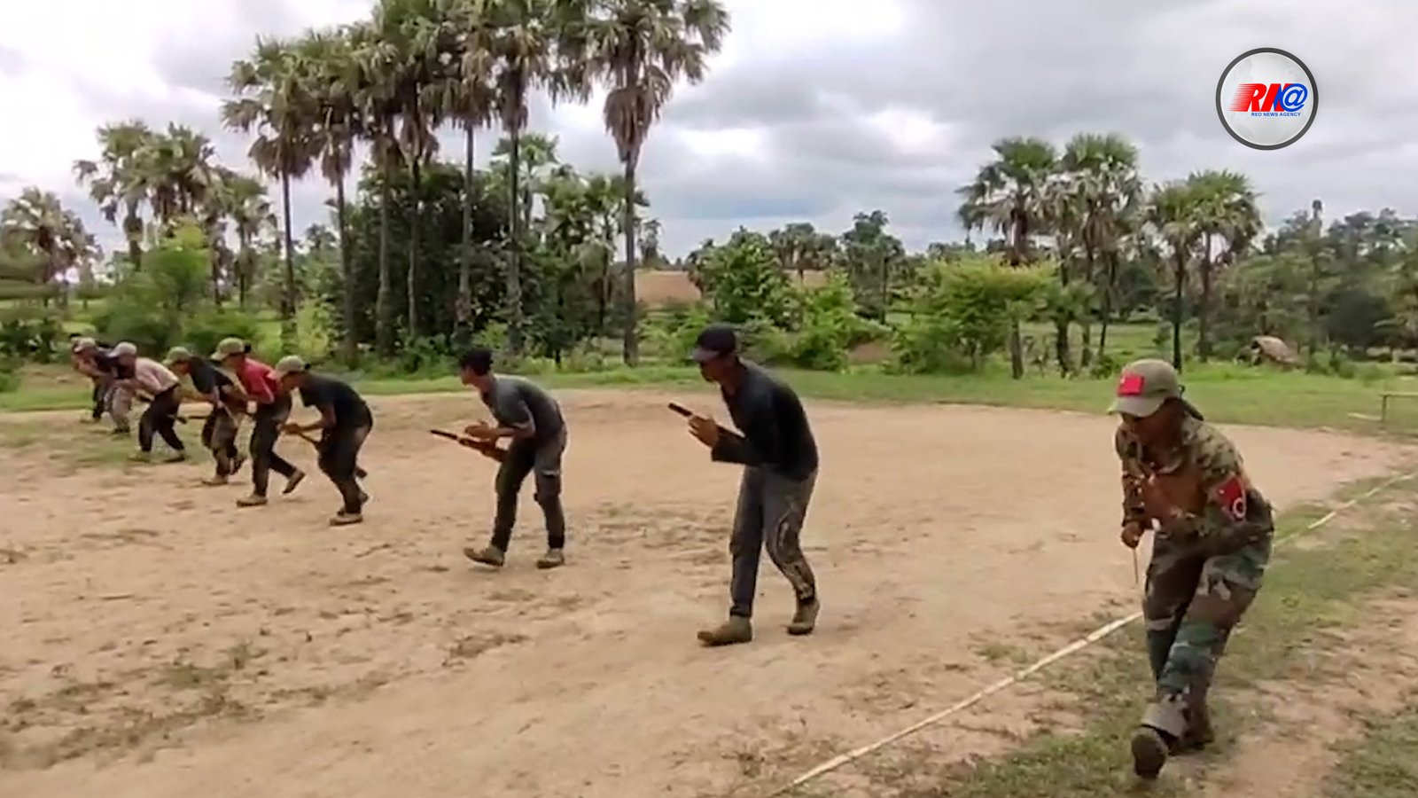 အမျိုးသမီးတွေဦးဆောင်ပြီး ရုန်းကန်နေရသော အညာက မိသားစုများ