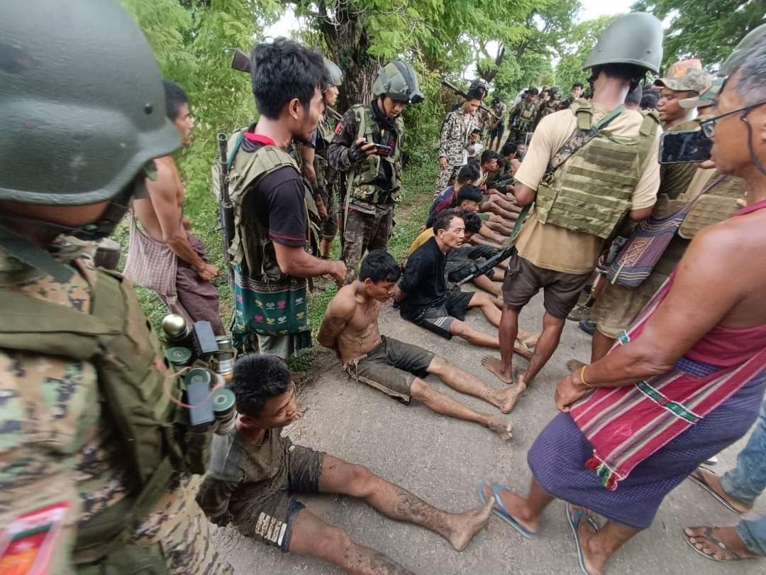 စစ်ကောင်စီတပ်စစ်ကြောင်း ကြားဖြတ်တိုက်ခိုက်ခံရပြီး (၃၁) ဦးသေဆုံးပြီး (၄၂) ဦးအရှင်ဖမ်းဆီးခံရ