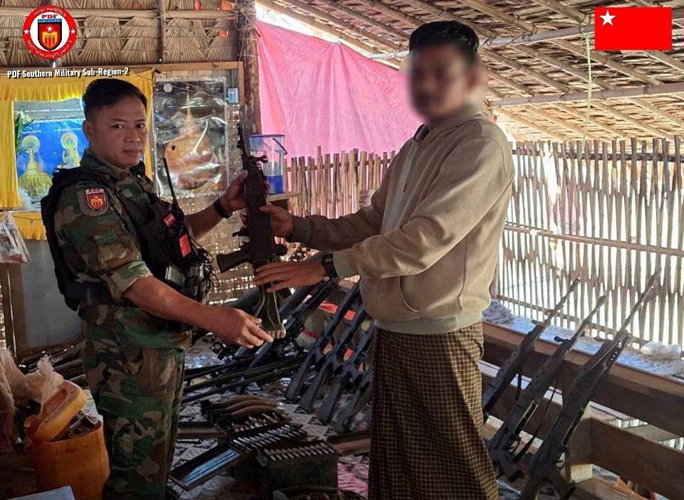 လှဂွန်းပျိုတပ်စခန်းမှ ဗိုလ်မှူး (၁) ဦးအပါအဝင် (၁၆) ဦး လက်နက်ချအလင်းဝင်