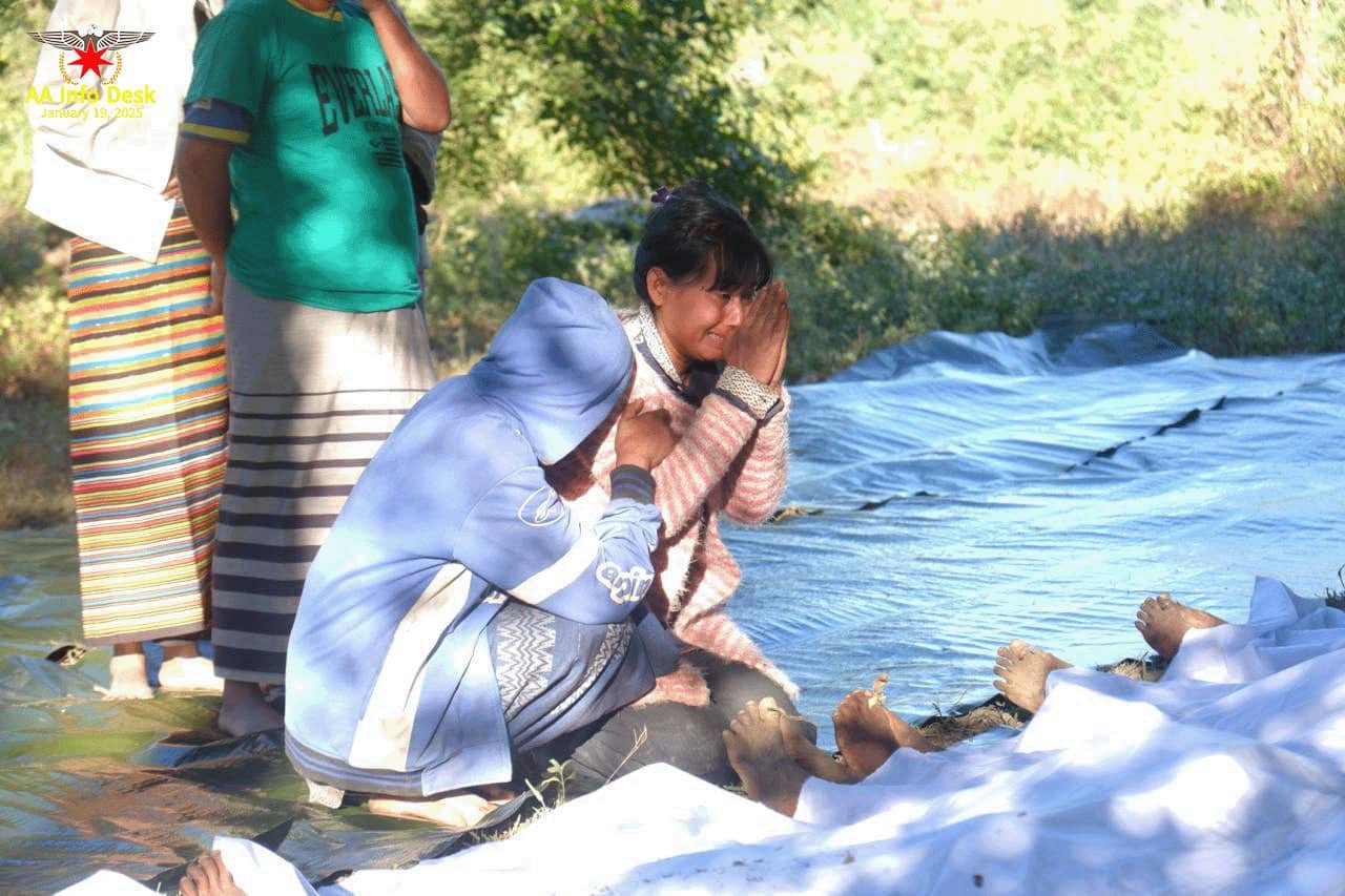 စစ်ကောင်စီ၏ လေကြောင်းဗုံးကြဲမှုကြောင့် စစ်သုံ့ပန်း မိသားစုဝင် အမျိုးသမီးနှင့် ကလေးငယ် စုစုပေါင်း (၂၈) ဦးသေဆုံး