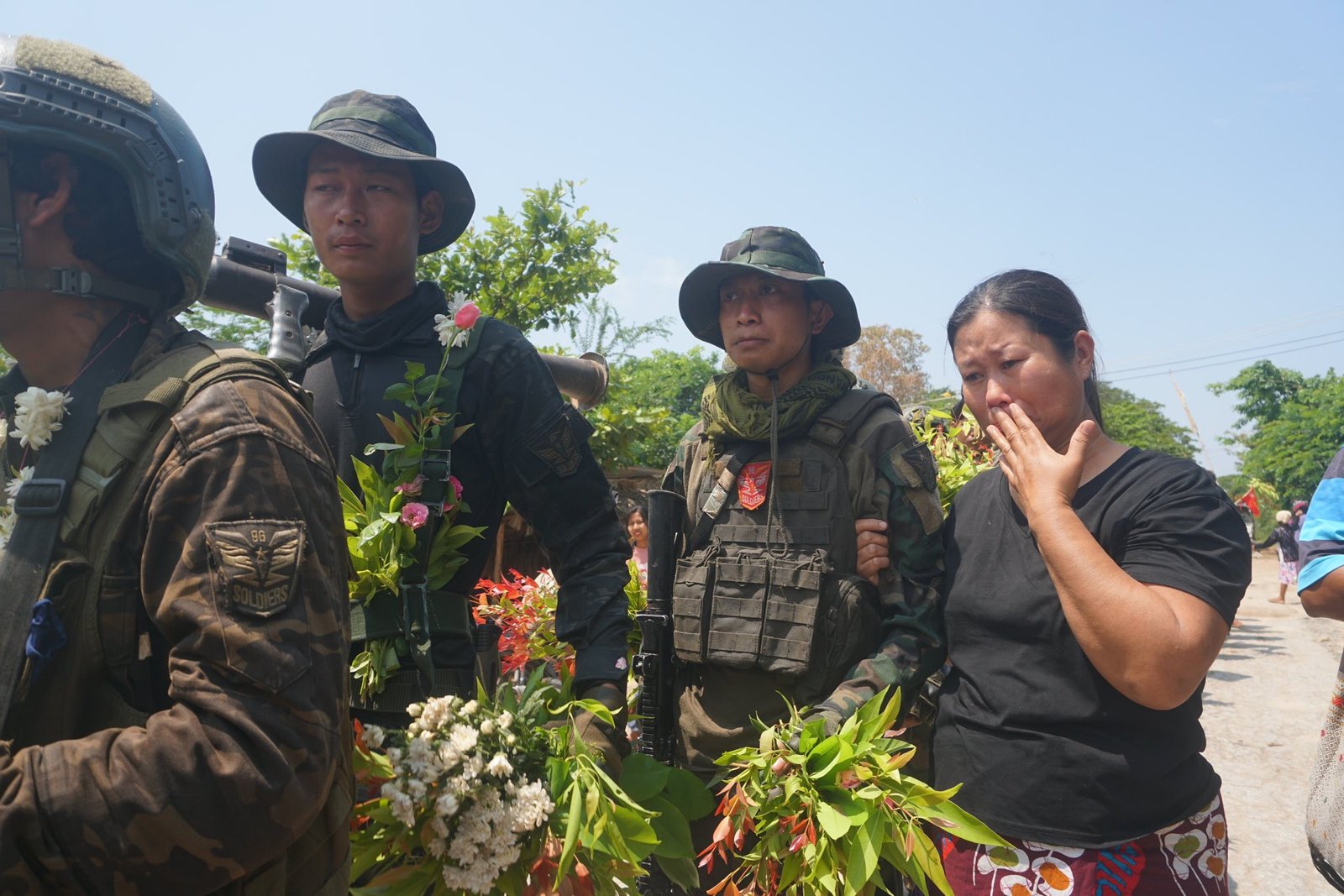 မြို့သိမ်းတိုက်ပွဲပြန် 96 Soldiers-PDF အညာဒေသတပ်ခွဲ ရဲဘော်များကို ပြည်သူများ ဝမ်းသာအားရကြိုဆို