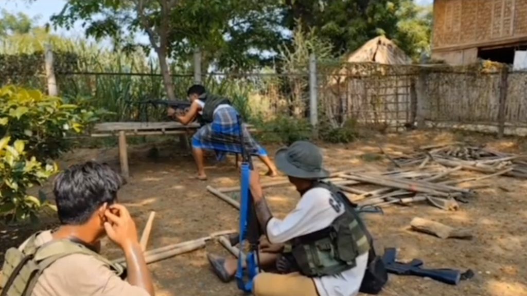 စလင်းမြို့နယ်တွင် တိုက်ပွဲပြင်းထန်နေ