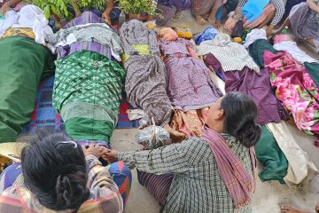 လေကြောင်းတိုက်ခိုက်ခံရမှုအတွင်း ကျောင်းသား (၂၀) နှင့် ဆရာမ (၂) ဦးတို့ သေဆုံး
