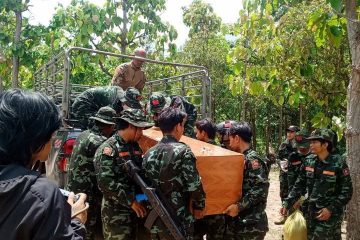 မိုးဗြဲတိုက်ပွဲတွင် ကျဆုံးသွားသော အာဇာနည် ရဲဘော် (၂) ဦးဈာပန