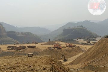 စစ်ရိပ်သန်းလာသည့် ဖားကန့်တွင် ကျောက်စိမ်းကုမ္ပဏီတစ်ချို့ ရပ်နား