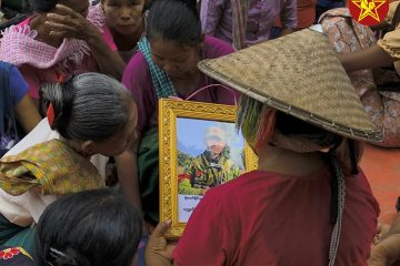 ပြည်သူ့တော်လှန်ရေးတပ်ဦးမှ မြင့်မြတ်စွာ ကျဆုံးခဲ့ရသော ရဲဘော်စိုင်းနောင် (ခ) ရဲဘော်ထွန်းခ ဈာပန