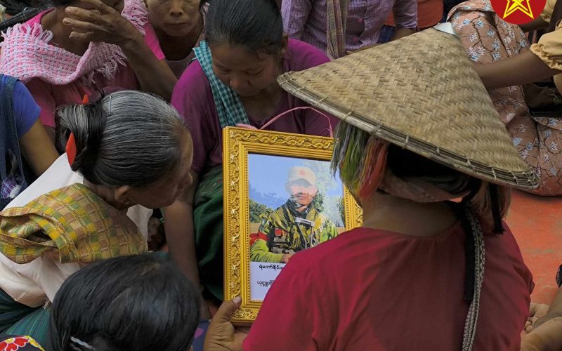 ပြည်သူ့တော်လှန်ရေးတပ်ဦးမှ မြင့်မြတ်စွာ ကျဆုံးခဲ့ရသော ရဲဘော်စိုင်းနောင် (ခ) ရဲဘော်ထွန်းခ ဈာပန