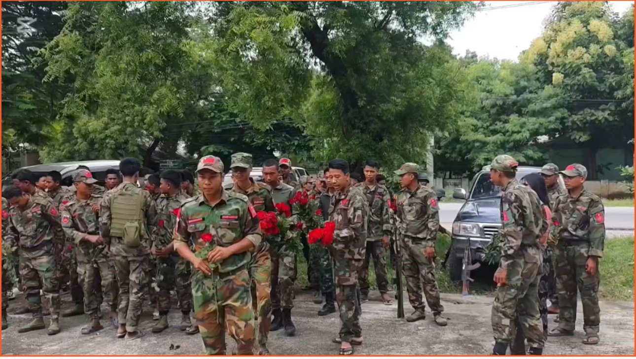 နွားထိုးကြီးမြို့ ဗိုလ်ချုပ်ကြေးရုပ်တွင် PDF ရဲဘော်များ အာဇာနည်နေ့အခမ်းအနားကျင်းပ