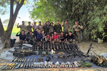 PDF ရဲဘော်များ တစ်ရက်တည်း စစ်တပ် စခန်း (၁၄) ခုကို တိုက်ခိုက်ခဲ့