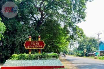 နန်းထိုက်တော်ဝင် ယာဉ်မောင်းများ စစ်တပ်ဂိတ်နှင့်ပေါင်းပြီး ပေါ်တာဆွဲရာတွင် ပူးပေါင်းနေ