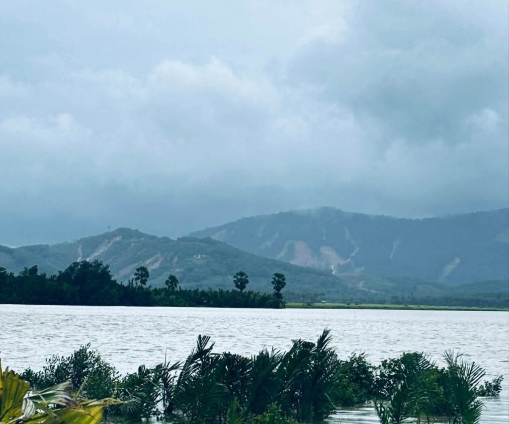 ထားဝယ် ရေကြီး၊ တောင်ပြိုမှုအတွင်း သေဆုံးသူ (၁၃) ဦးအထိရှိလာပြီး (၃၀) ကျော် ပျောက်ဆုံးနေ