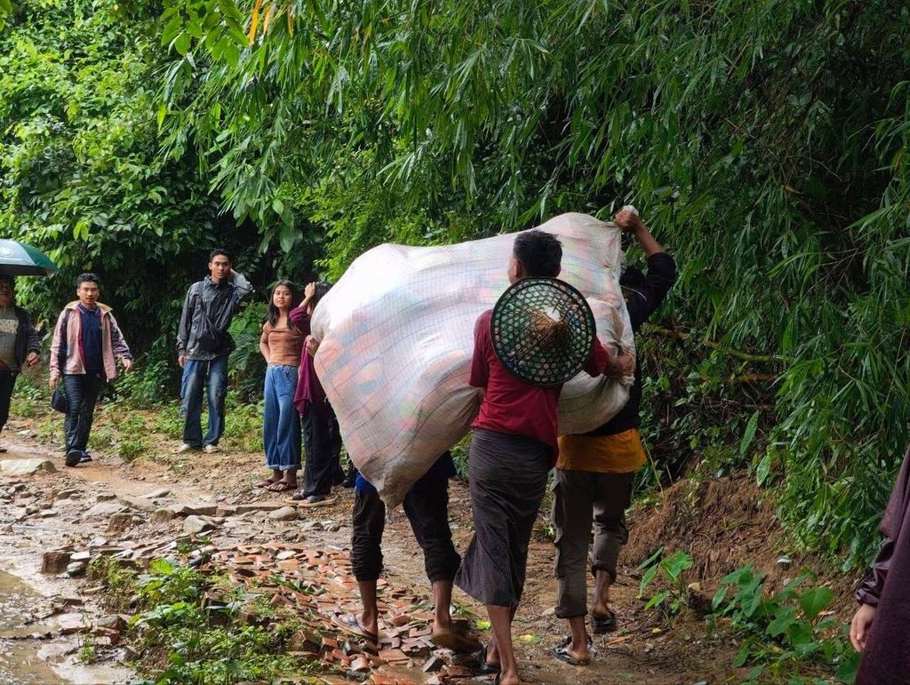 အငတ်ဘေးကြုံနေရသည့် စစ်ဘေးရှောင်များအား အရေးပေါ်အကူအညီများပေးရန် ရခိုင်အရပ်ဖက်အဖွဲ့များ တောင်းဆို
