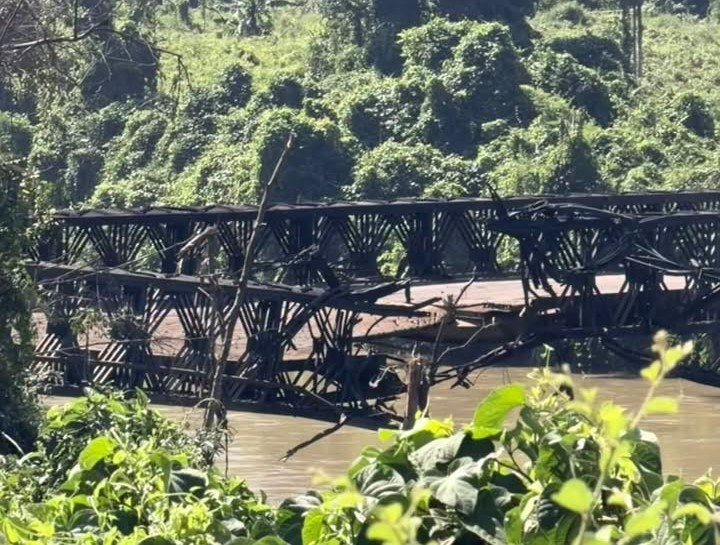 ဗန်းမော်-မြစ်ကြီးနားကားလမ်းမပေါ်ရှိ မြို့သစ်တံတားကို စစ်အုပ်စု ဗုံးကြဲဖျက်ဆီး